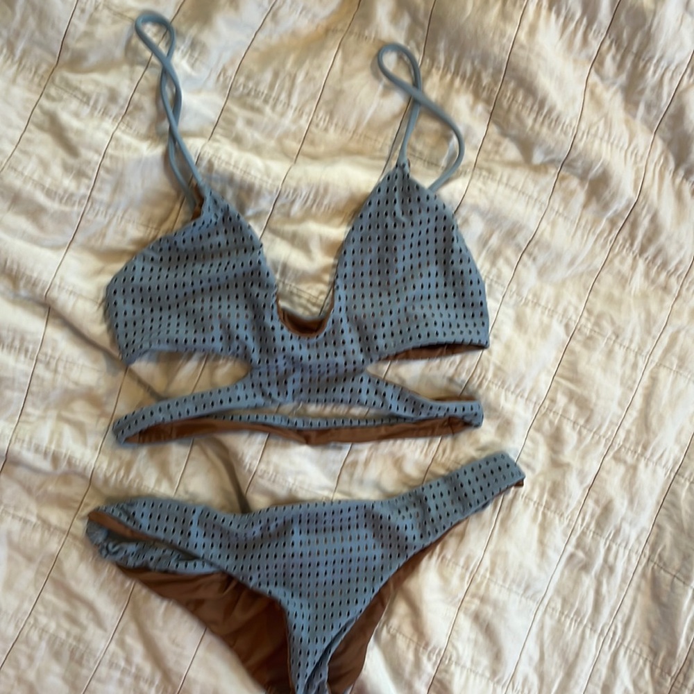 Acacia gently used Size Large TOP / Medium  BOTTOM!